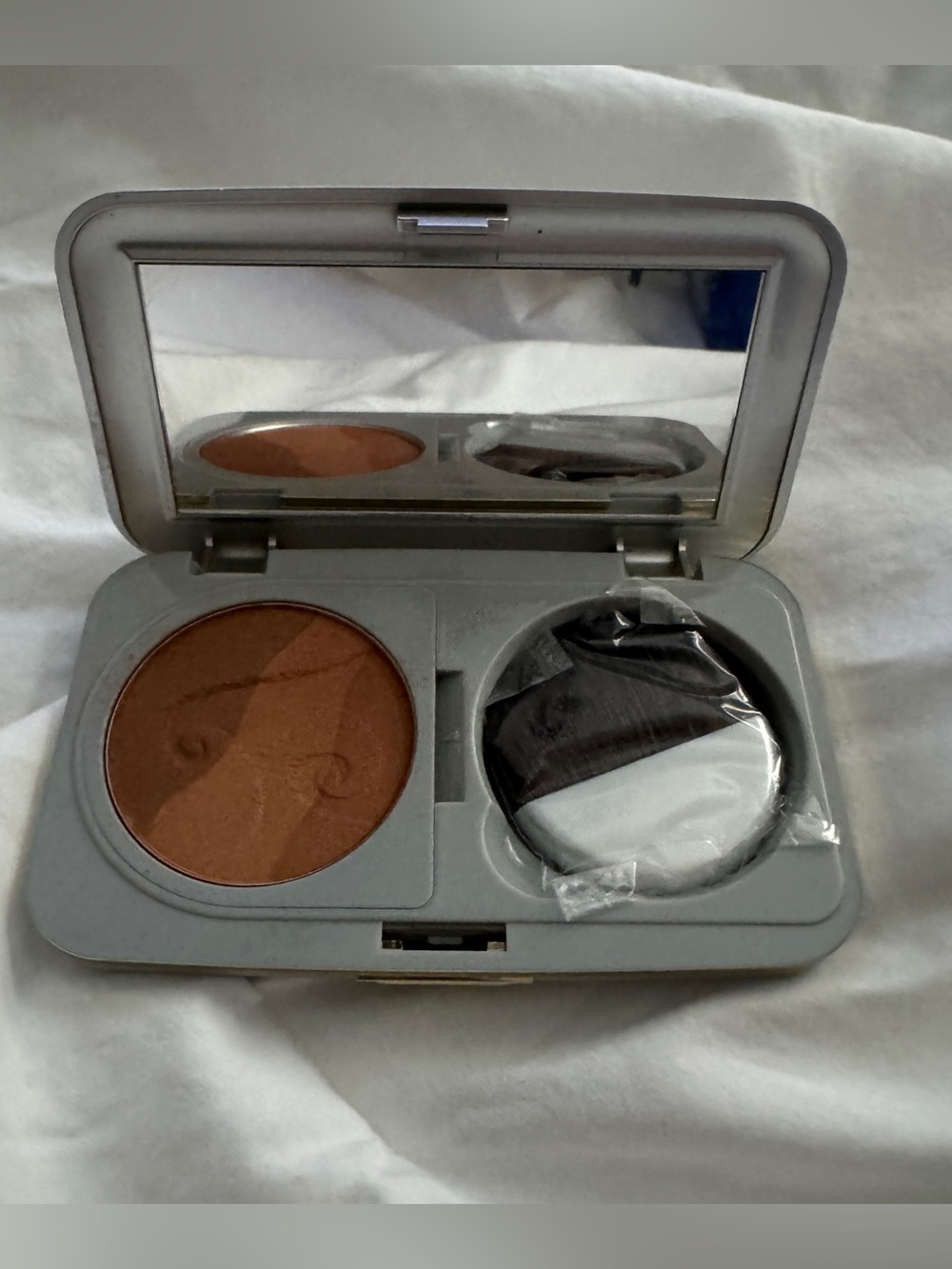 Mary Kay MK Signature Bronze Highlighting Powder (Warm Golden Bronze)